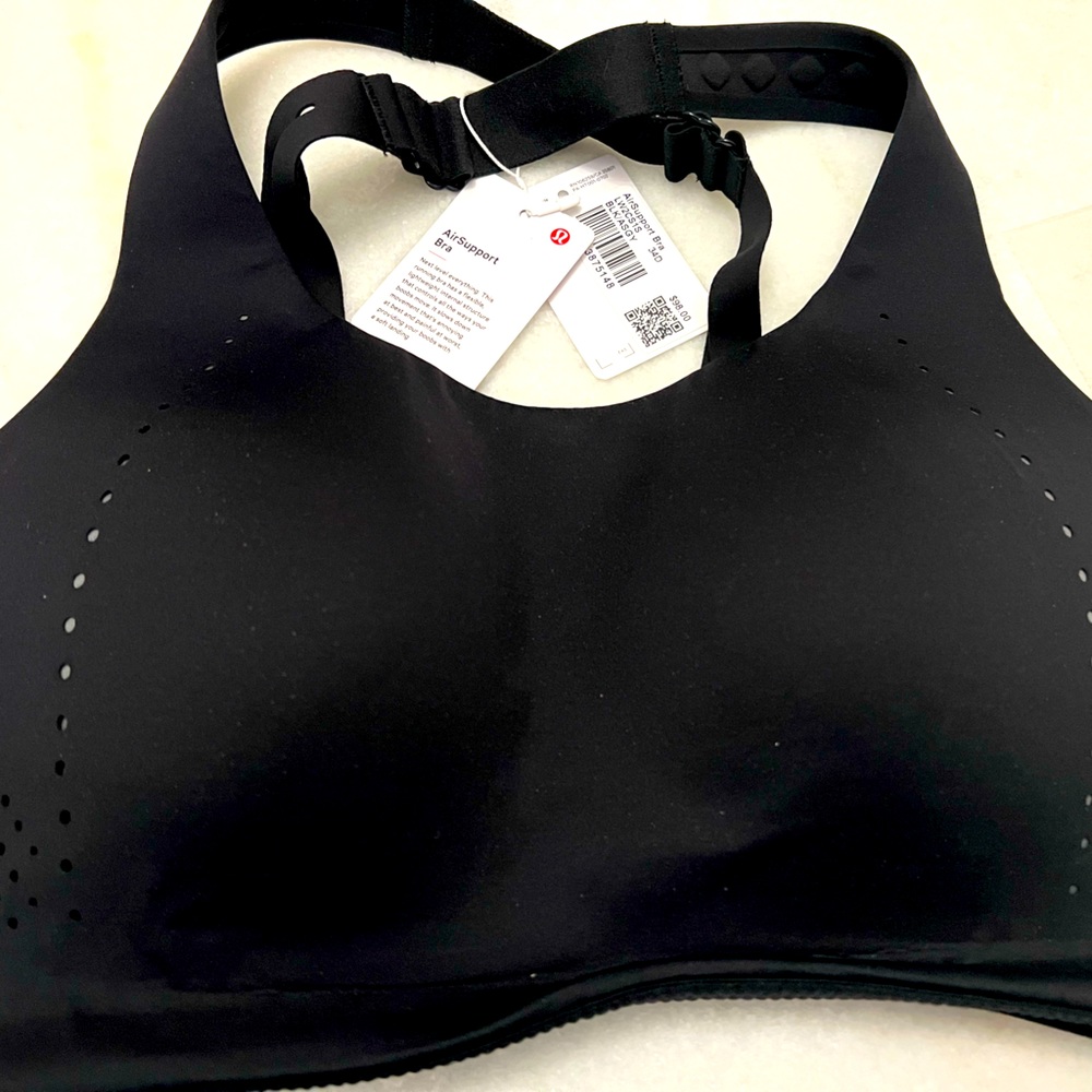 New with tags Lululemon 34 D air support sports bra